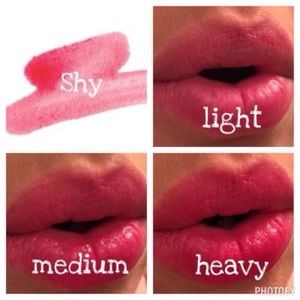 Younique Stiff Upper Lip - Shy